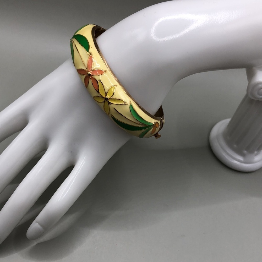 Vintage enamel floral flower boho colorful vibrant hinge clamper bracelet.